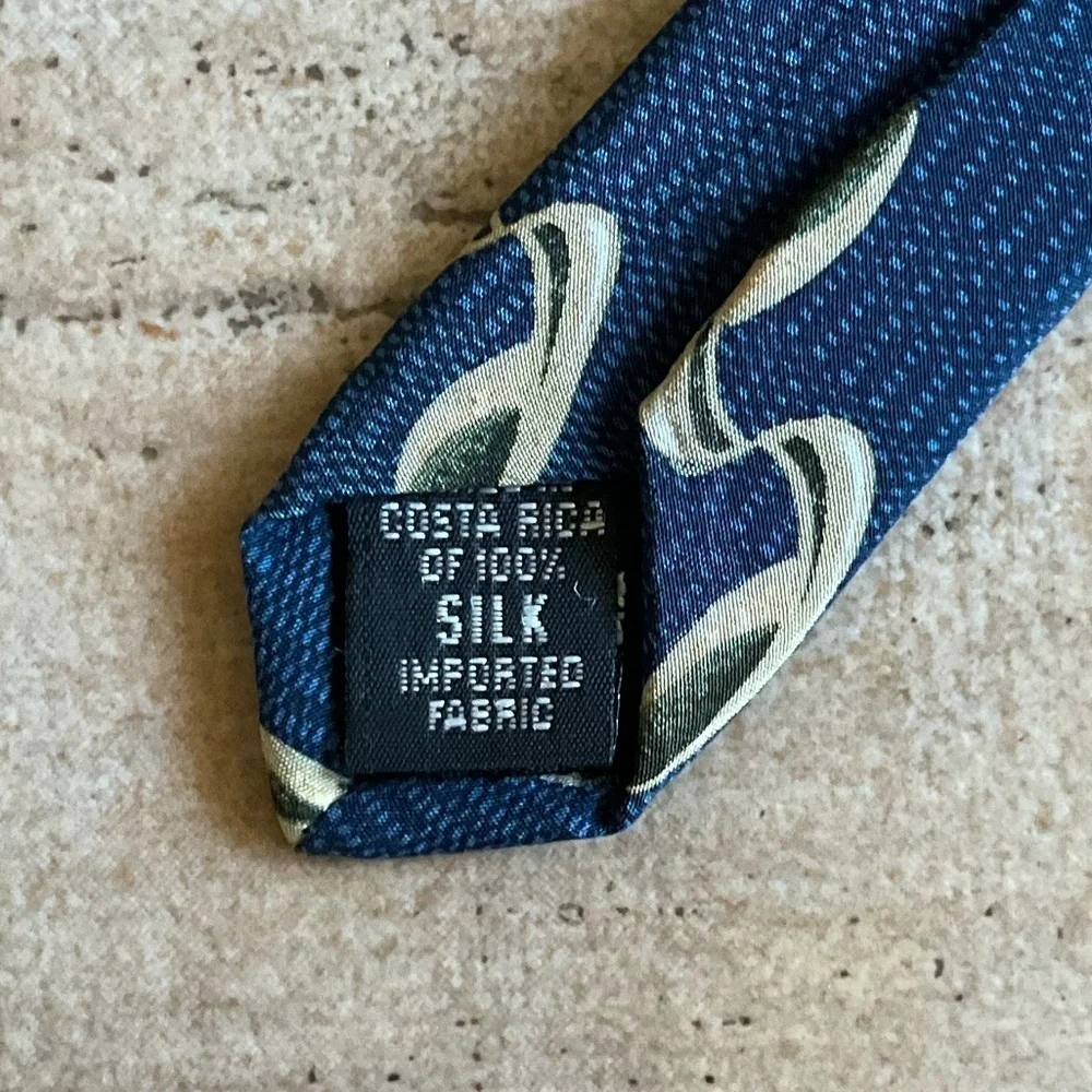 Bill Blass Men’s Silk Necktie